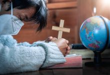 مقارنة بين المنهج الإسلامي والمسيحي في التعامل مع الأوبئة والأمراض